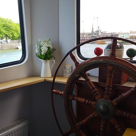 Kyle Blue - Bristol Harbour Luxury Hostel Boat Exterior foto