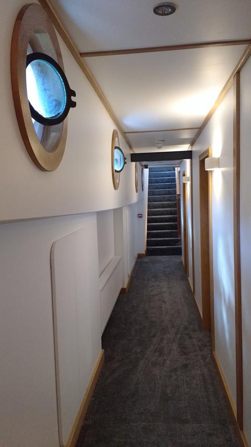 Kyle Blue - Bristol Harbour Luxury Hostel Boat Exterior foto