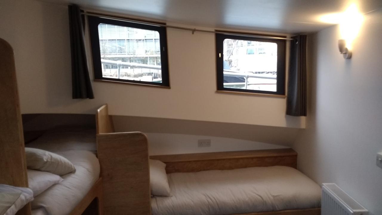 Kyle Blue - Bristol Harbour Luxury Hostel Boat Exterior foto